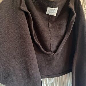 Avy & Co Cozy V-Neck Sweater in Rich Brown